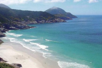 MPF denuncia mais um caso de turismo ilegal na Reserva Extrativista Marinha de Arraial do Cabo