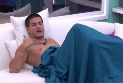 'BBB 22': Arthur Aguiar detalha casamento surpresa com Maíra Cardi