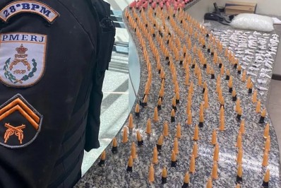 PM apreende mais de 700 pinos de cocaína em Barra Mansa