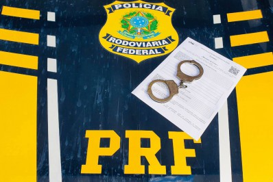 Motorista abordado pela PRF na rodovia BR-101está enquadrado no Código Penal e tem mandado de prisão expedido