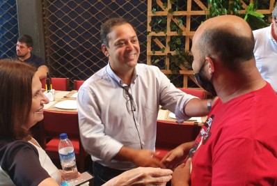 No Cadeg, Rodrigo Neves fala sobre criação de escola de gastronomia