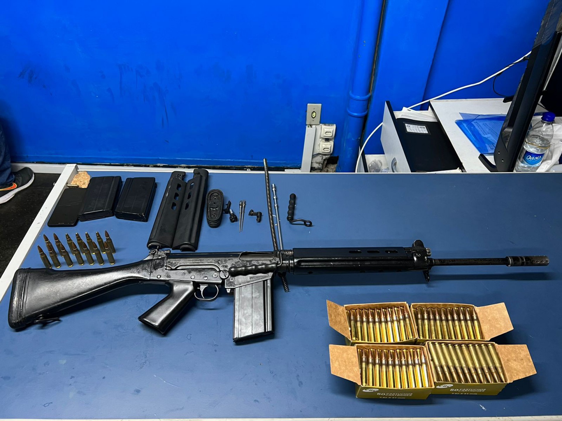 PM prende criminoso transportando fuzil e munições na Rodoviária do Rio - Reprodução Twitter