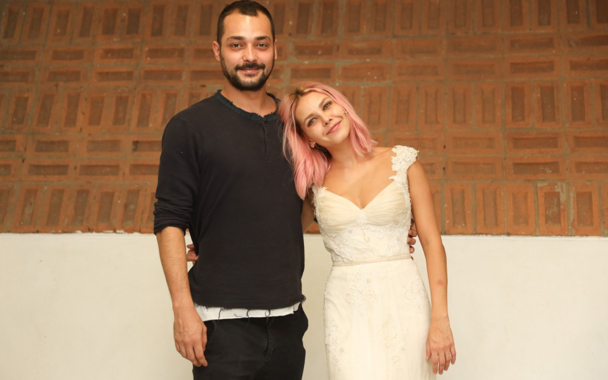 Eduardo Sterblitch e Louise D'Tuani