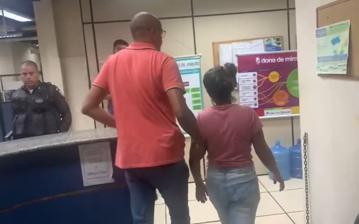 Mulher &eacute; presa acusada de atear fogo ao corpo do pr&oacute;prio marido 