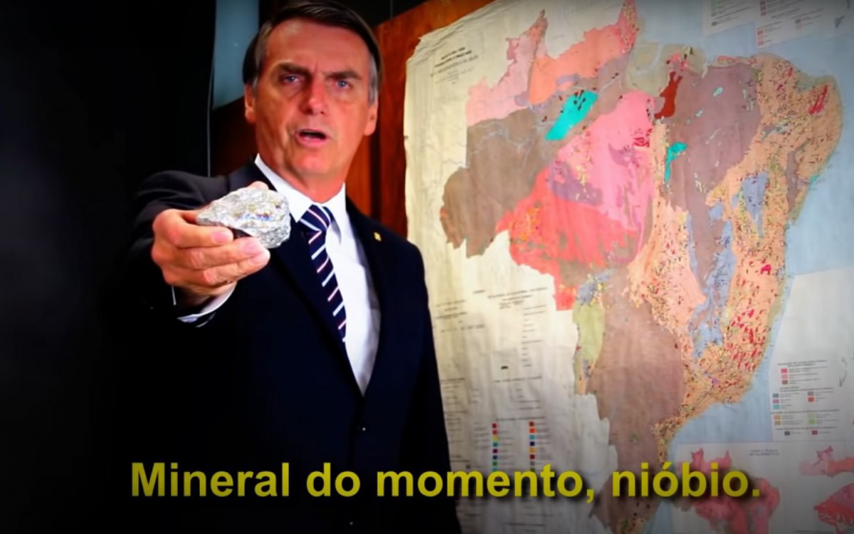 Jair Bolsonaro, ni&oacute;bio
