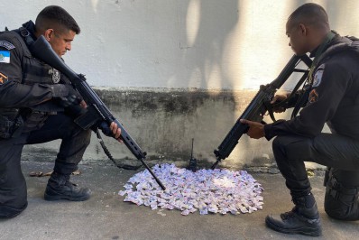 PM prende traficantes de drogas na comunidade do Sebinho, em Mesquita