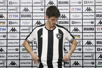 Lucas Piazon e Philipe Sampaio devem ser regularizados pelo Botafogo para as semifinais do Carioca