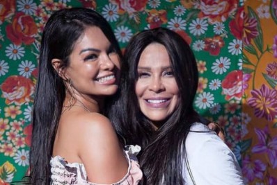 Vocalista do Calcinha Preta presta homenagem para Paulinha Abelha