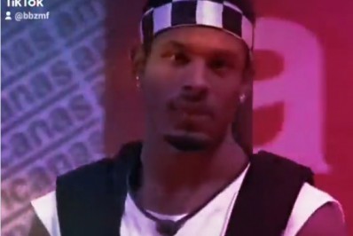 PA e Gustavo levam internautas à loucura com olhada sexy para a câmera