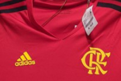 Nova camisa de treino do Flamengo vaza na Internet. Confira o modelo e a data do lançamento!