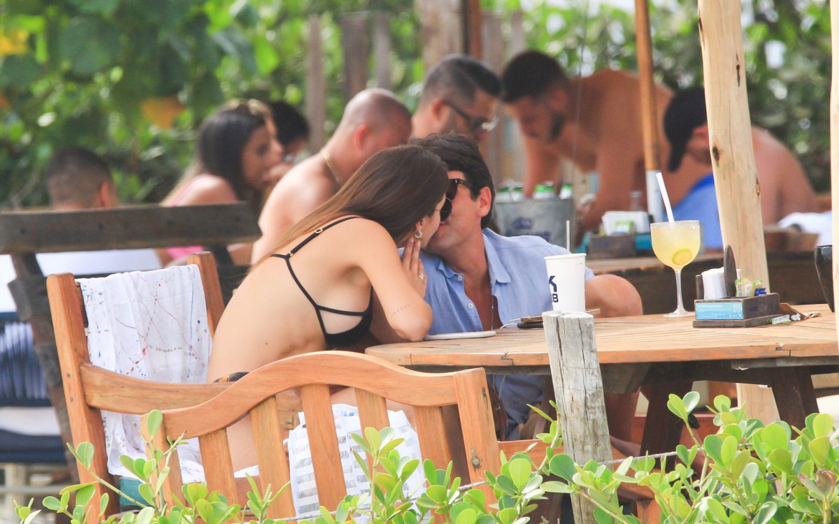 Bruno de Luca e a noiva na Barra da Tijuca