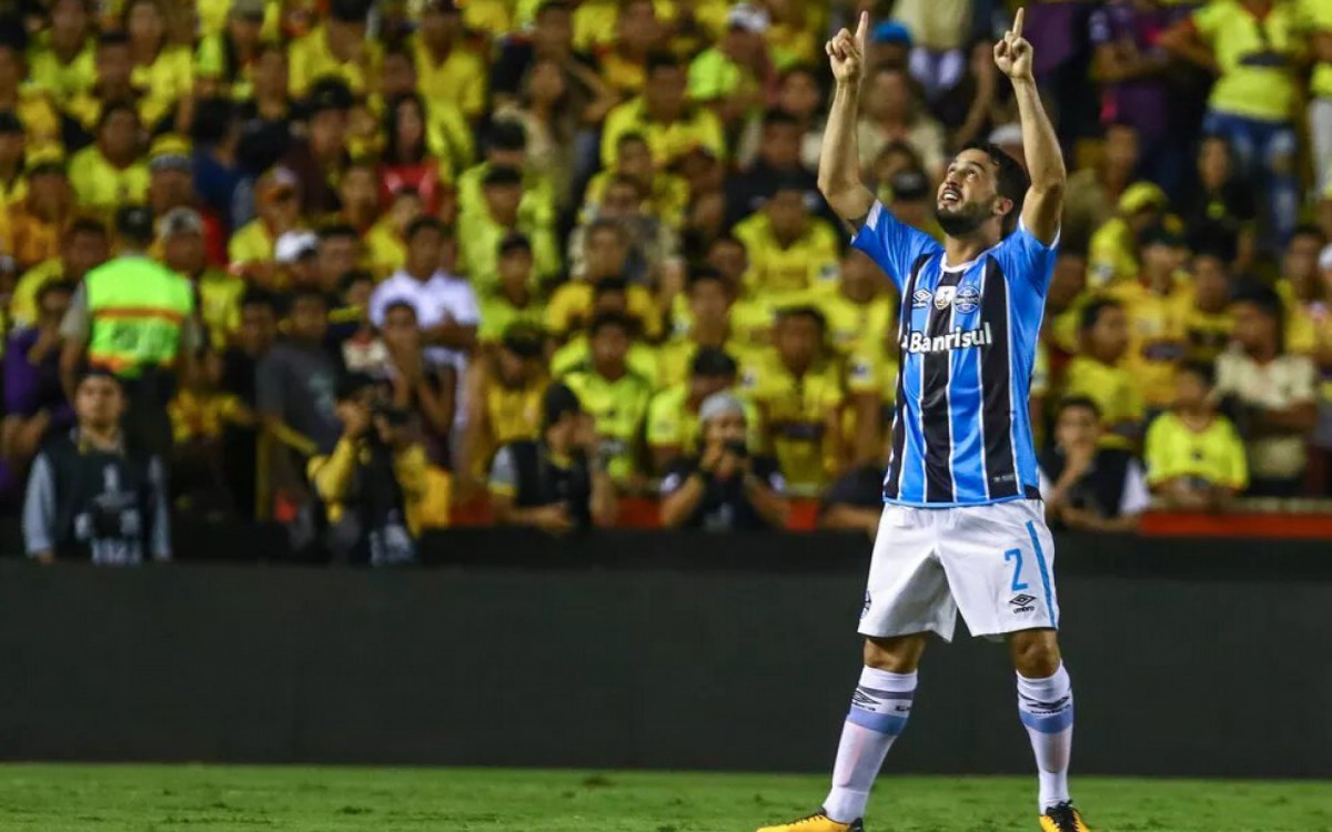 Edilson retorna ao Gr&ecirc;mio ap&oacute;s quatro anos