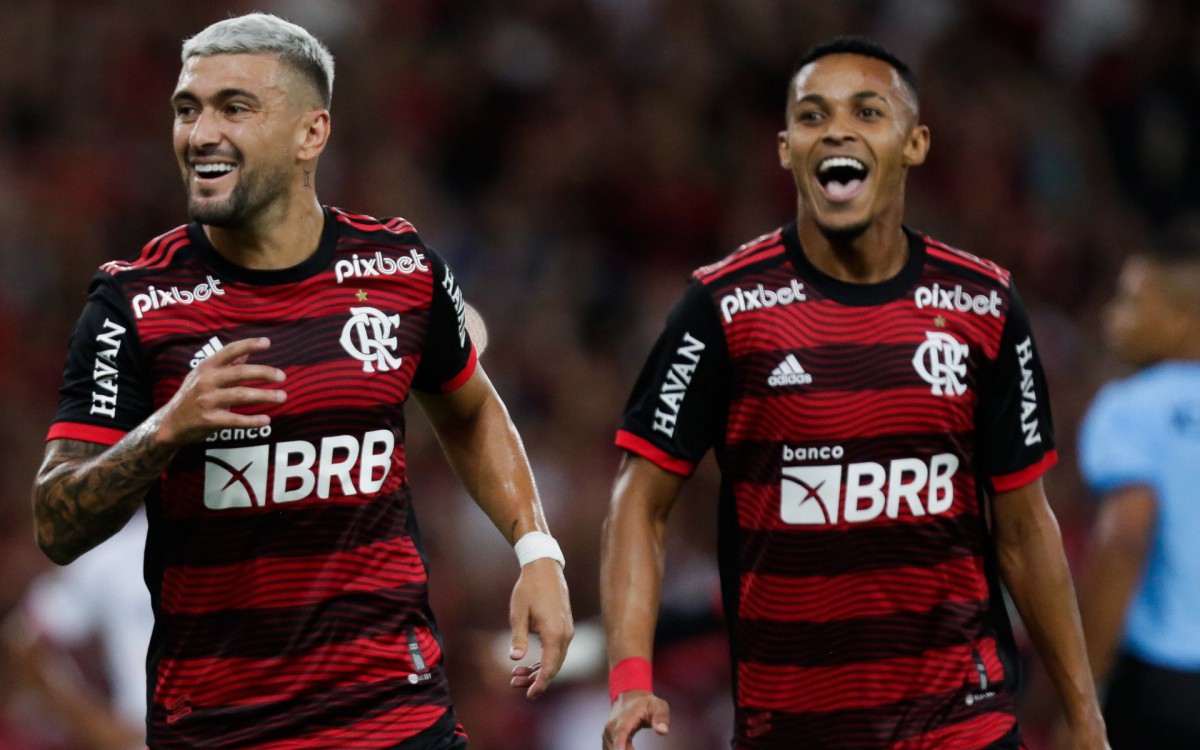 Arrascaeta comemora primeiro gol do Flamengo sobre o Bangu