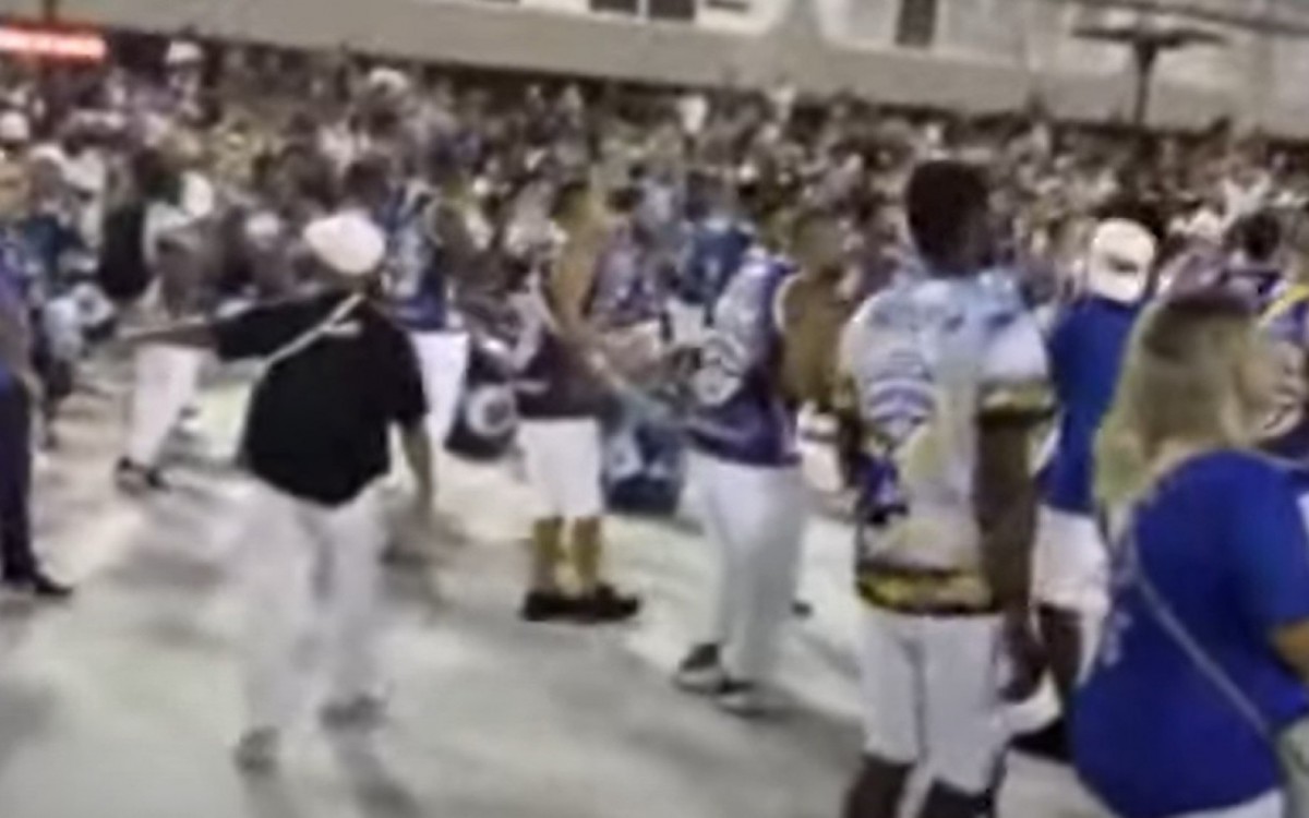 Escolas da S&eacute;rie de Ouro empolgam o p&uacute;blico durante ensaio t&eacute;cnico na Marqu&ecirc;s de Sapuca&iacute;