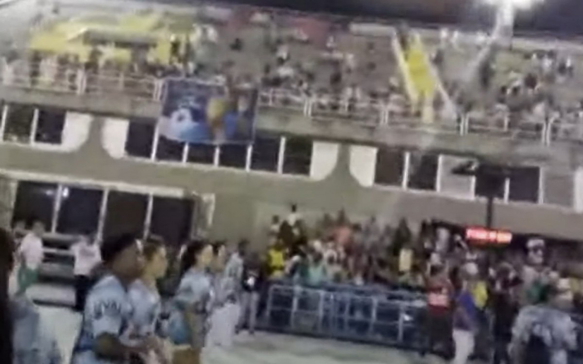 Escolas da S&eacute;rie de Ouro empolgam o p&uacute;blico durante ensaio t&eacute;cnico na Marqu&ecirc;s de Sapuca&iacute;