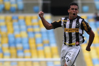 Grêmio acerta retorno de ex-lateral do Botafogo por uma temporada