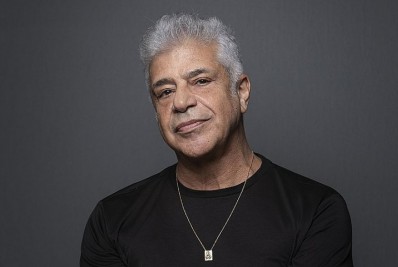 Após alta, Lulu Santos volta a adiar shows com diagnóstico de dengue