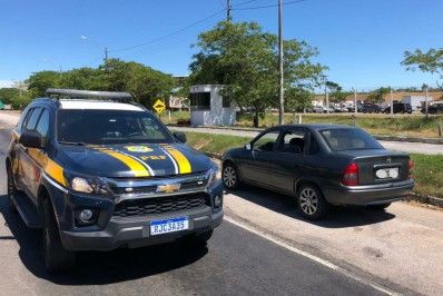 PRF recupera mais um veículo furtado, durante procedimento em trecho da BR-101no município