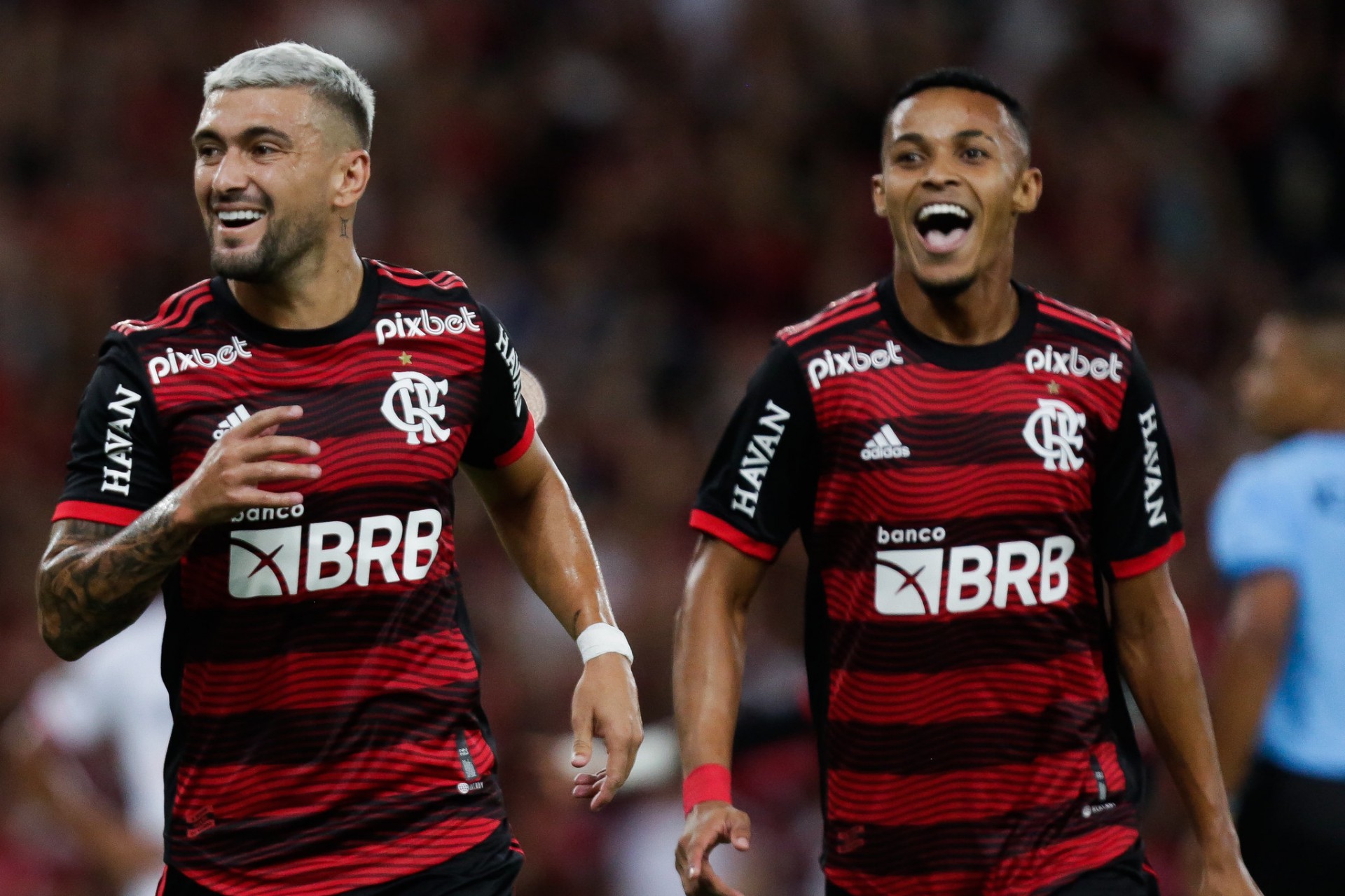 Arrascaeta comemora primeiro gol do Flamengo sobre o Bangu - Foto: Gilvan de Souza/Flamengo