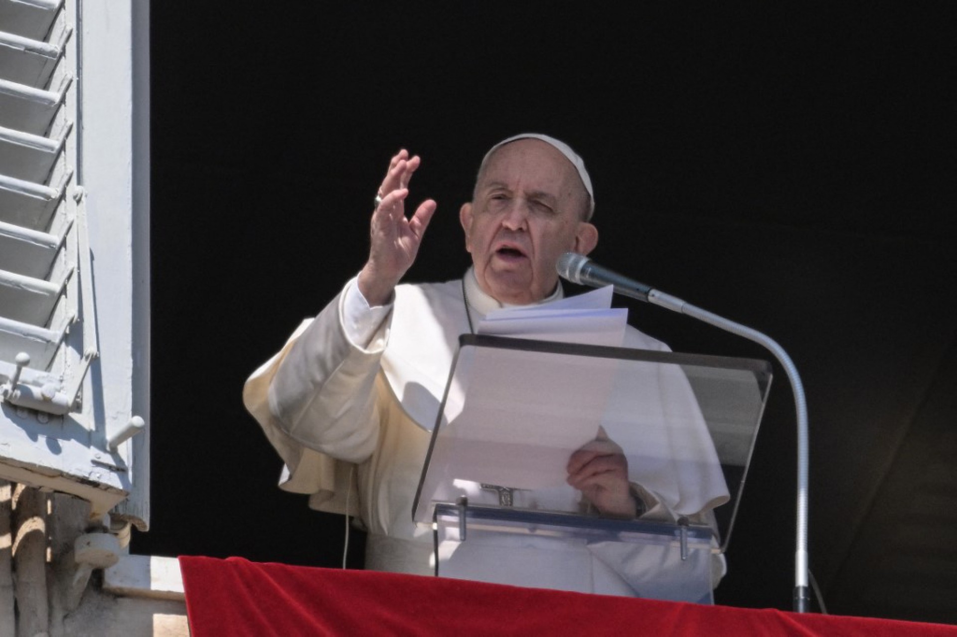 Papa Francisco pede perdão por abusos em internatos para indígenas no Canadá