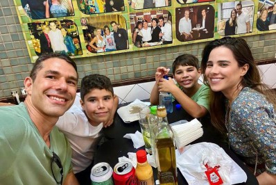 Wanessa Camargo come sanduíche de mortadela com os filhos no Mercadão