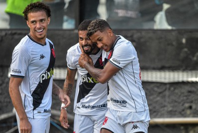 Comentarista não acredita que Vasco supere o Flamengo: 'Só se quebrar o ônibus e tiver W.O.'