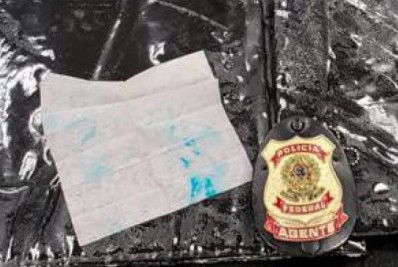 Americanas são presas pela PF ao tentarem embarcar com 7kg de cocaína no Galeão