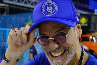 Carlinhos de Jesus anuncia que não é mais coreógrafo da comissão de frente da Em Cima da Hora