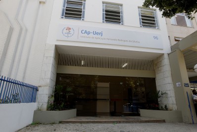 Alunos do CAp-Uerj poderão receber auxílio uniforme de R$ 350 