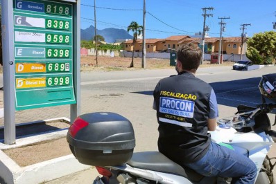 Procon autua postos que reajustaram preços de combustíveis antes da data prevista