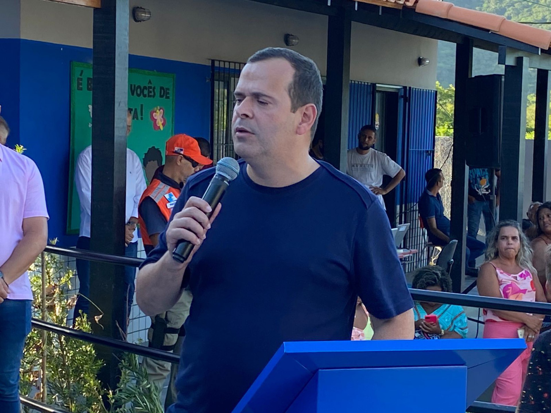 A assessoria do deputado entrou em contato para esclarecer que ele tentava arrumar vagas para pacientes em estado grave  - Renata Cristiane 