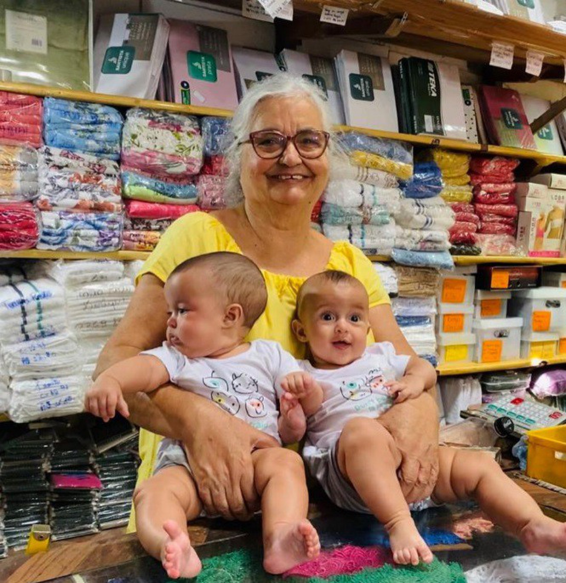 Nanda Costa divulga foto das filhas com a bisavó - Reprodução/Instagram