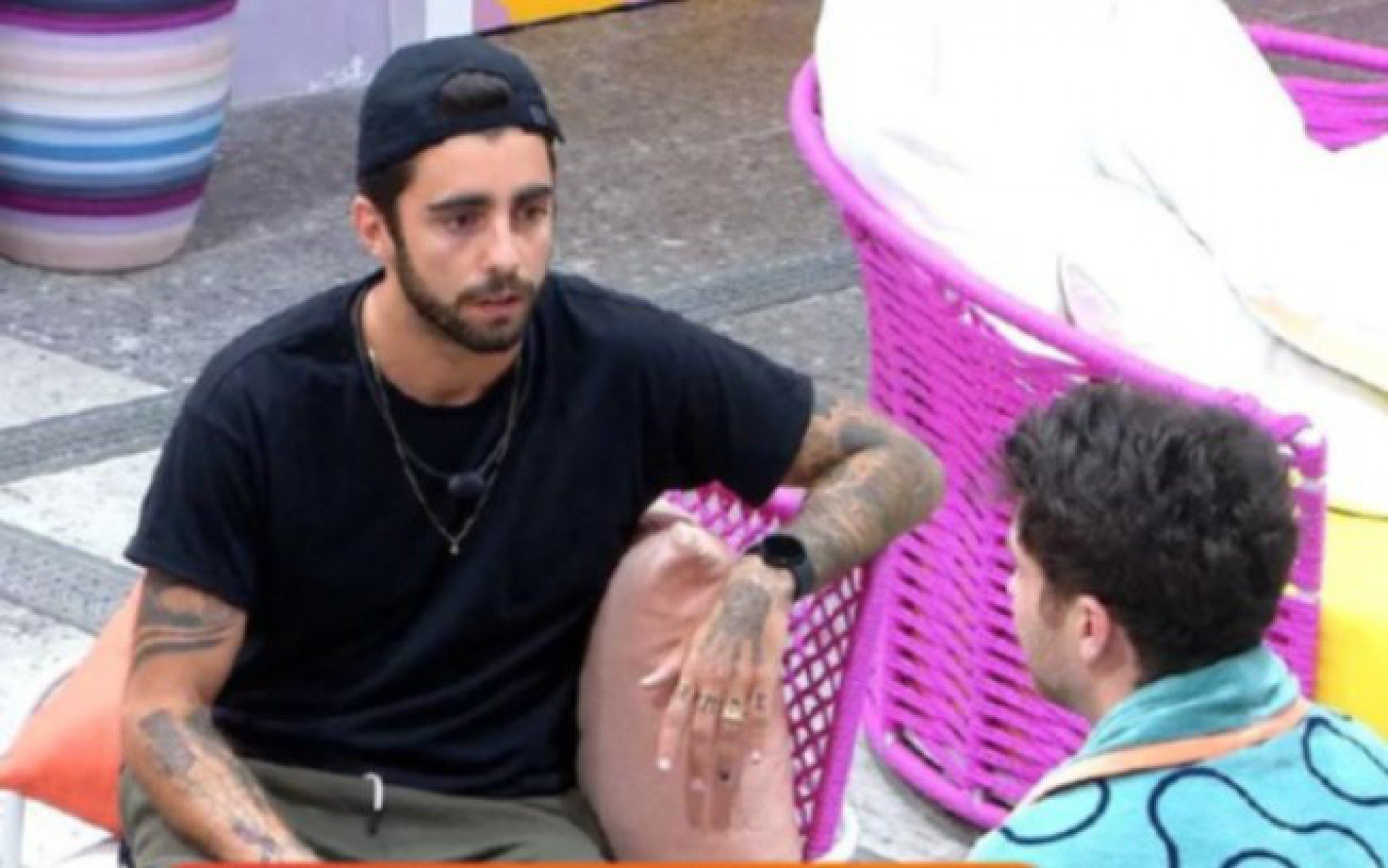 Lucas pede desculpas para Pedro Scooby - Reprodução Internet