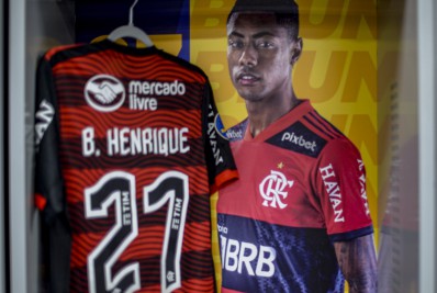 Com desfalques importantes na zaga, Flamengo está escalado para encarar o Vasco