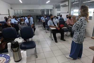 Prefeitura faz capacitação com motoristas de ônibus no mês da mulher