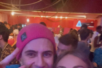 Ex-BBB Bárbara posa com Leo Picon e brinca: 'Encontrei um hater'