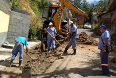 Prefeitura de Nova Friburgo substitui manilhas em São Geraldo, Centro, Braunes e Mury