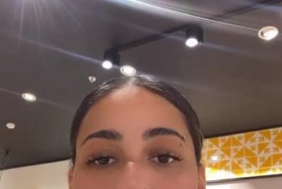 Grávida, MC Loma vai às lágrimas ao ver bebê em ultrassom: 'Emoção grande'