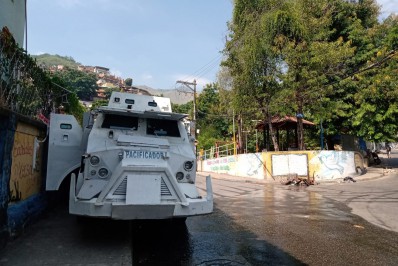 Polícia Militar realiza operação no Complexo do Lins