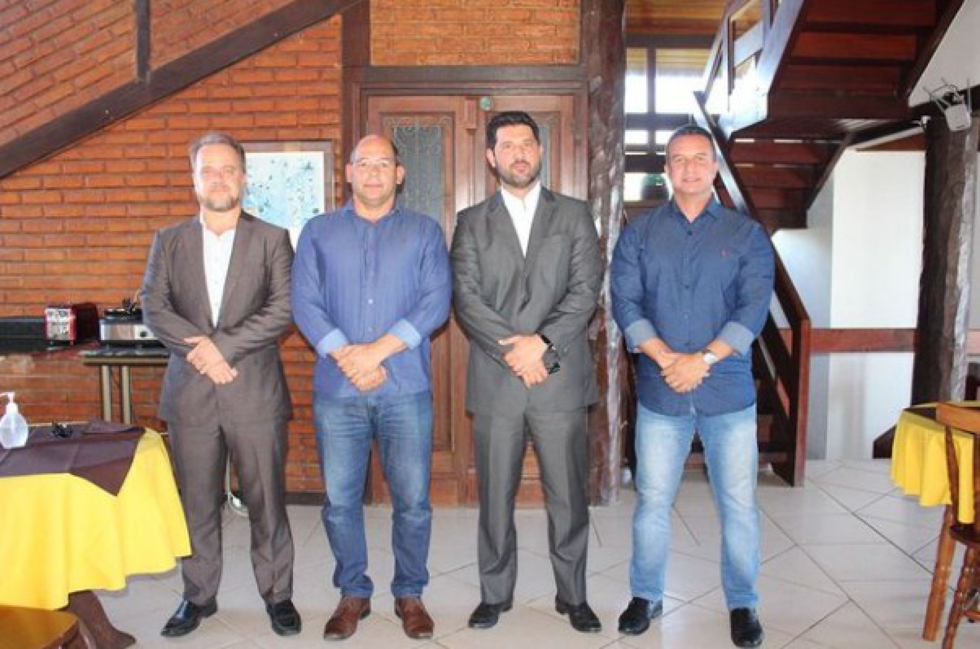 Marcelo e o secretário municipal de Meio Ambiente, Jorge Oliveira receberam a visita do presidente da Agenersa, Rafael Franca, e seu vice, Vladimir Macedo - Rede social 