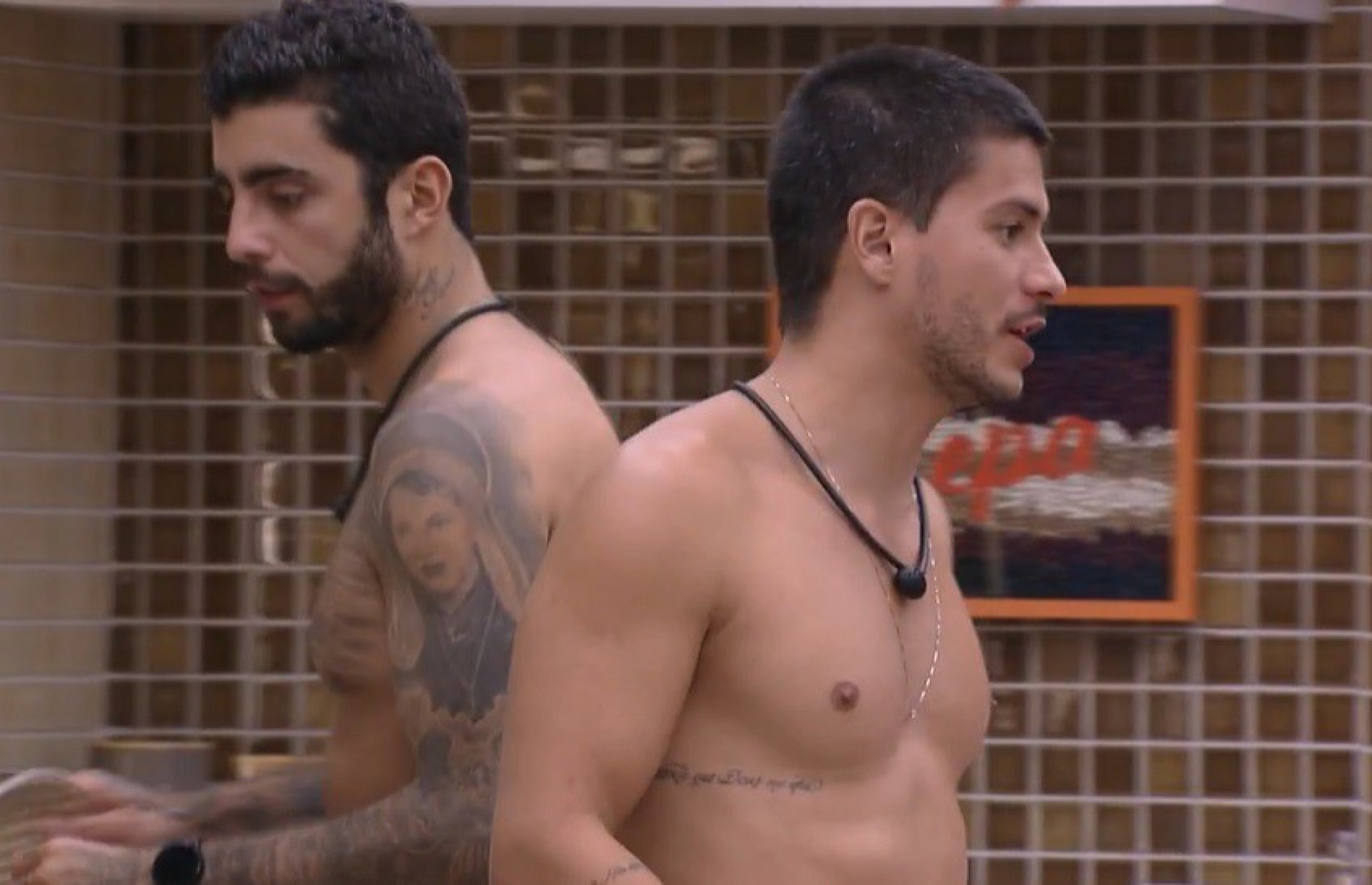  Pedro Scooby fala sobre estreantes no paredão durante bate-papo com brothers - reprodução da TV Globo