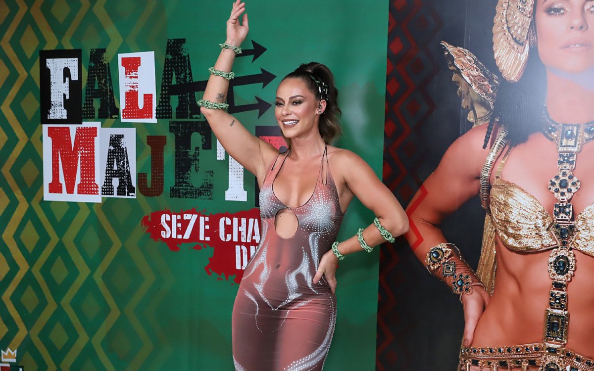 Paolla Oliveira no ensaio da Grande Rio