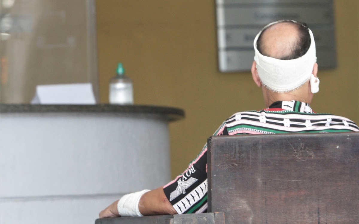 Motorista de &ocirc;nibus agredido no Rio de Janeiro, nesta quarta feira (16), na foto o motorista Luiz Carlos Ribeiro.