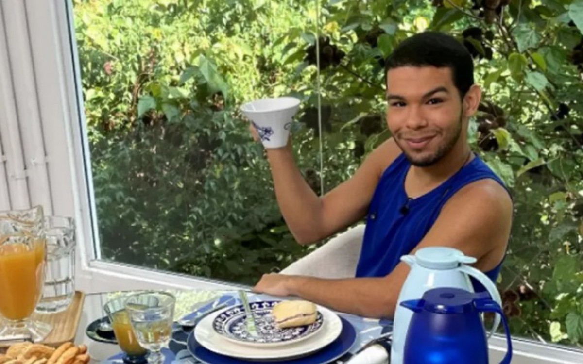 Vyni toma café da manhã com Ana Maria Braga no 'Mais Você' - Reprodução