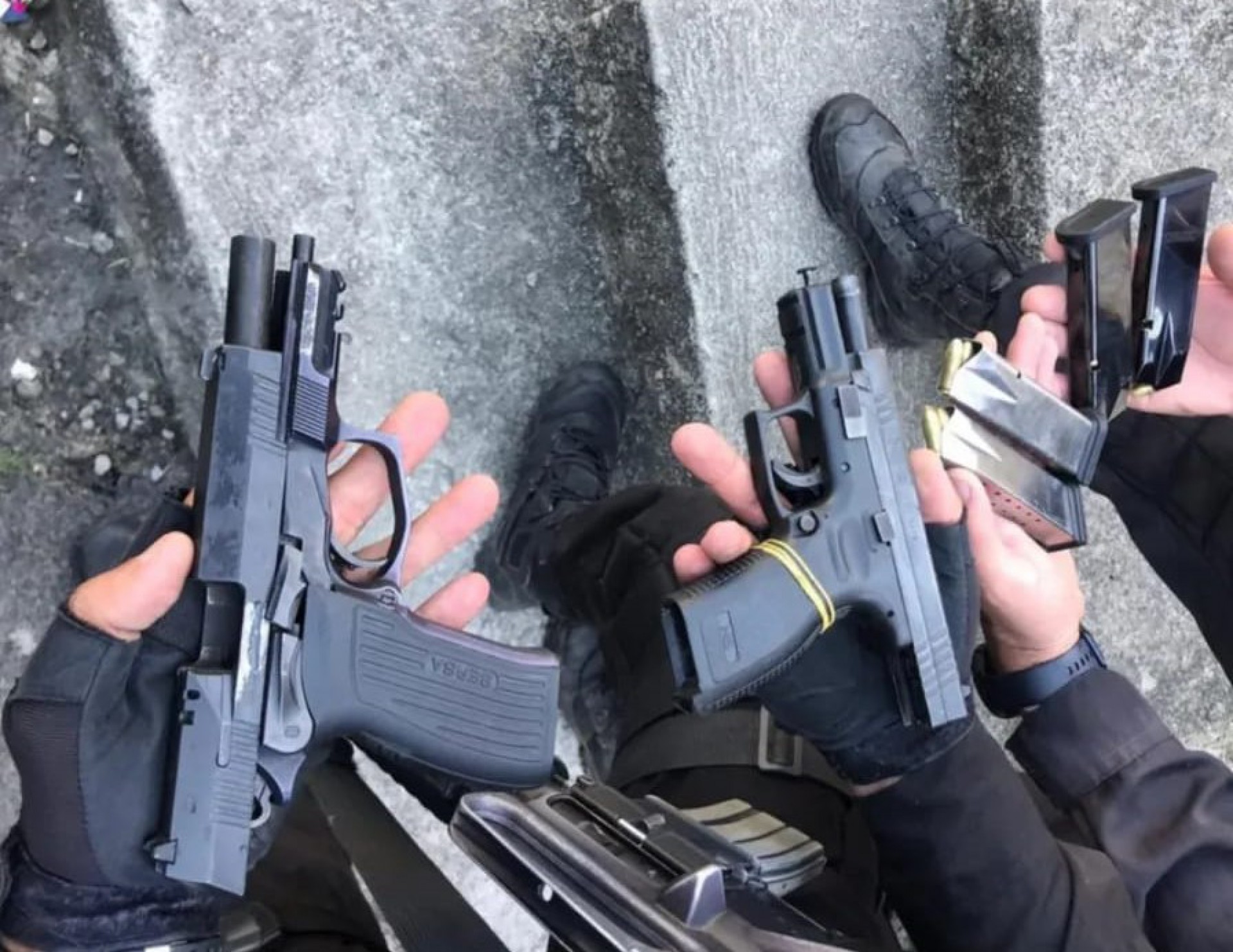 Pistolas apreendidas por agentes do 21º BPM - Reprodução/ 21º BPM