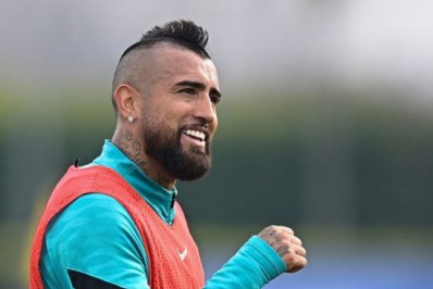 Postura de Vidal em negociações com o Flamengo seria incoerente com posicionamento público