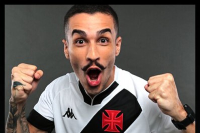 Vasco lança novo uniforme número 2: 'Resultado é monumental'