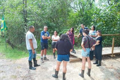 Professores da Escola Parque visitam unidade de conservação em Magé