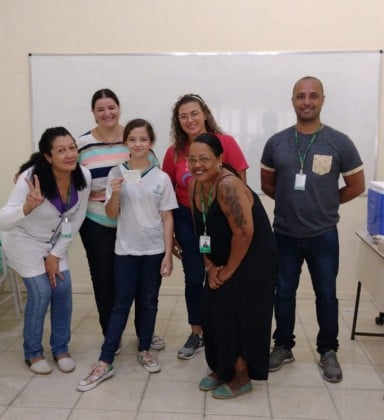 Equipes de imunização estiveram na Escola Municipal Luciana Santana, no bairro Porto da Roça - Divulgação