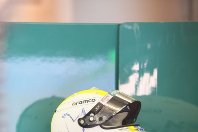 Vettel está com Covid-19 e Hülkenberg correrá na abertura da Fórmula 1